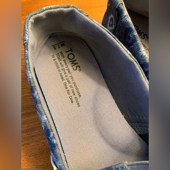 Classic Toms in Blue Bleach Washed Denim 💙🦋👖 - Picture 4 of 6
